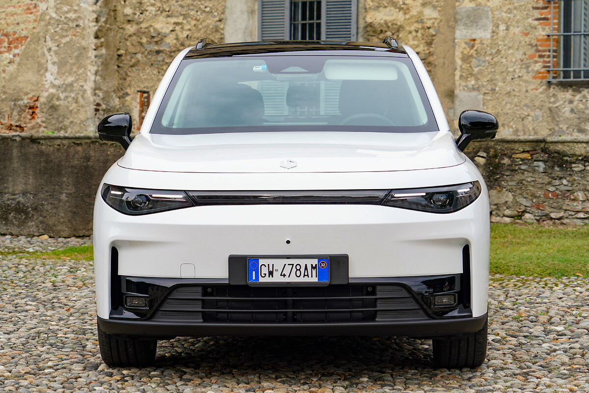 Leapmotor C10 front view showing LED headlights and dumbbell grille